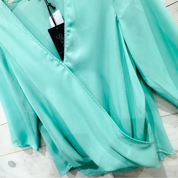 NWT Gibson chiffon faux wrap top ❤️ - Picture 3 of 6